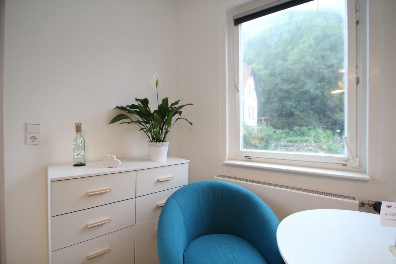 Moderne, Helle 1 Zimmer-Wohnung In Citylage Bad Urach Exterior photo